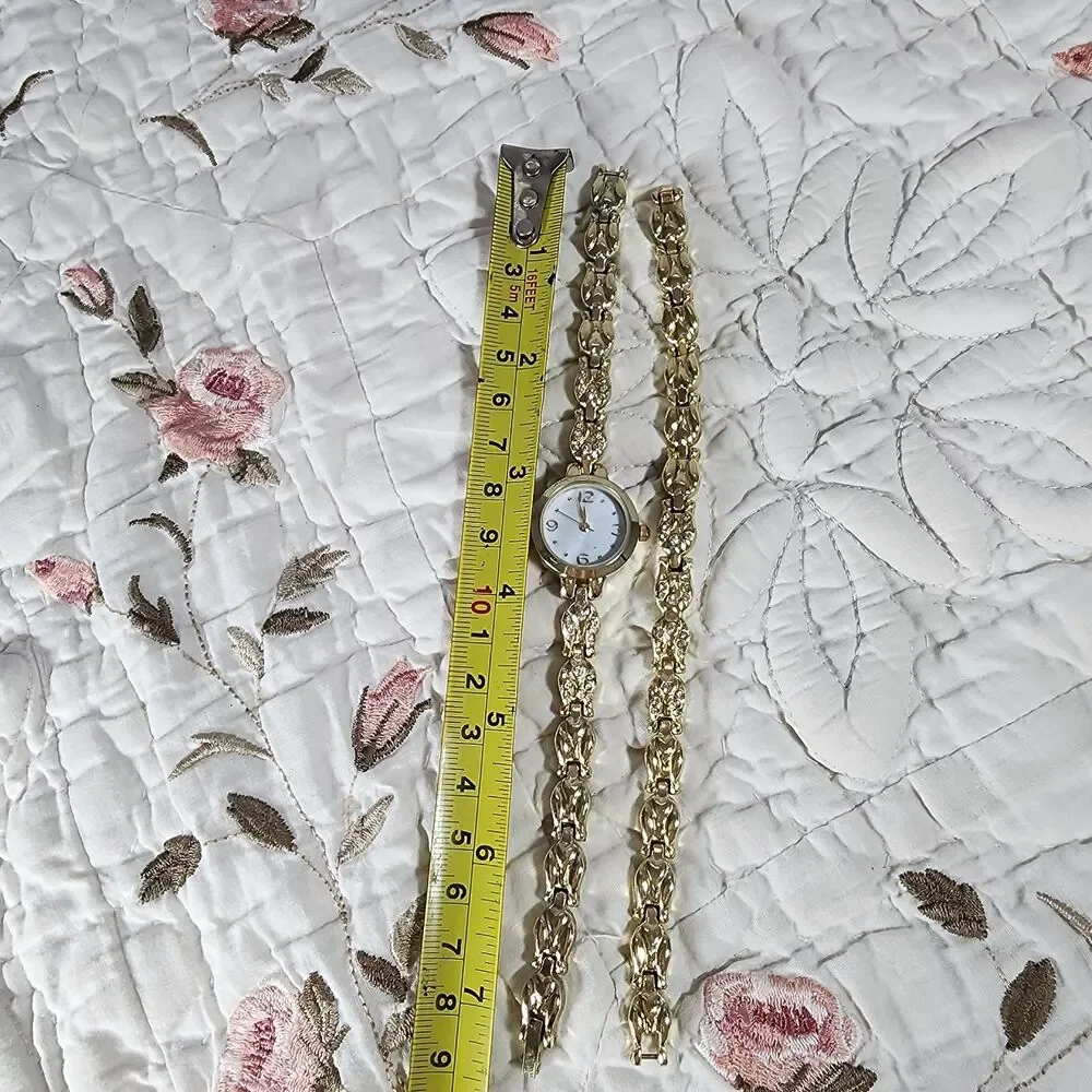 Vintage Gold Tone Women's Quartz Watch and Matching Link Bracelet Gift Set